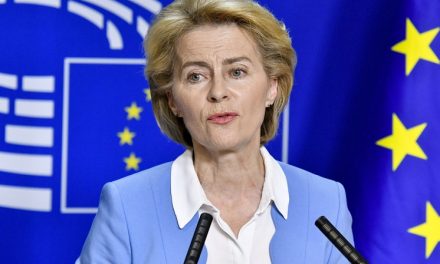 Ursula von der Leyen EU-kommisjonens første kvinnelige leder