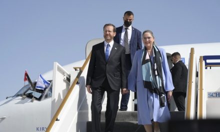 Israels president besøker UAE