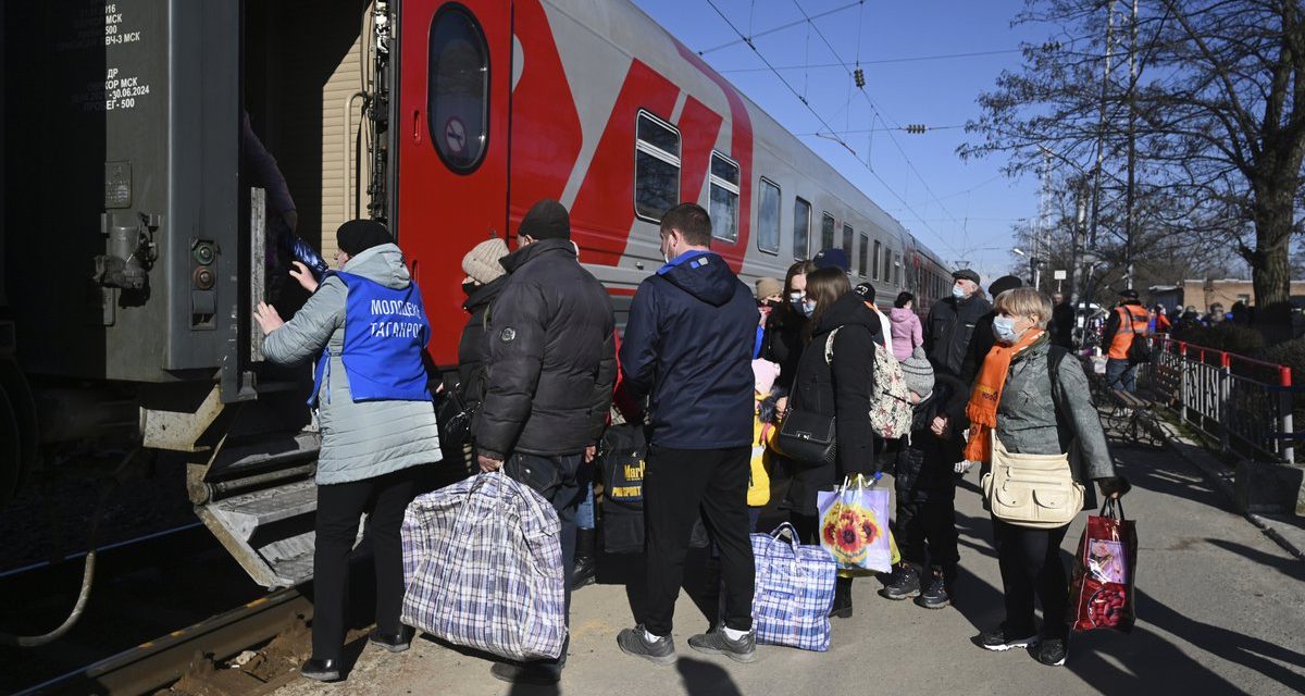 Flykter til Russland fra Donetsk og Luhansk