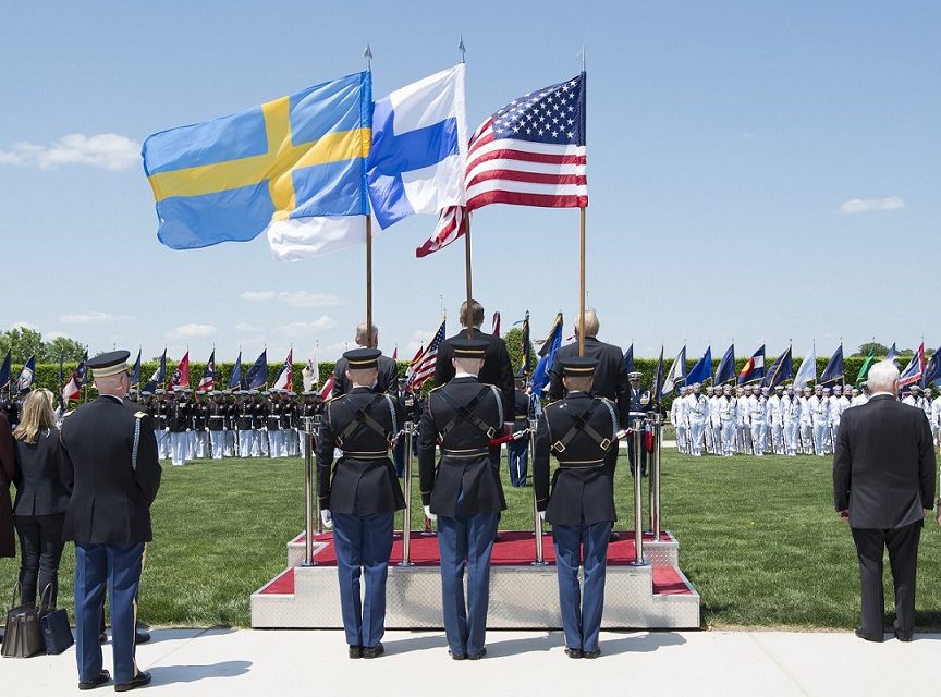 Russland advarer Finland og Sverige mot Nato