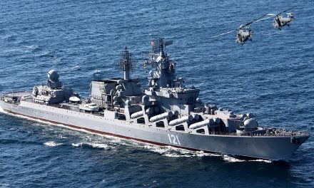 Den russiske Svartehavsflåtens flaggskip missilkrysseren «Moskva» senket