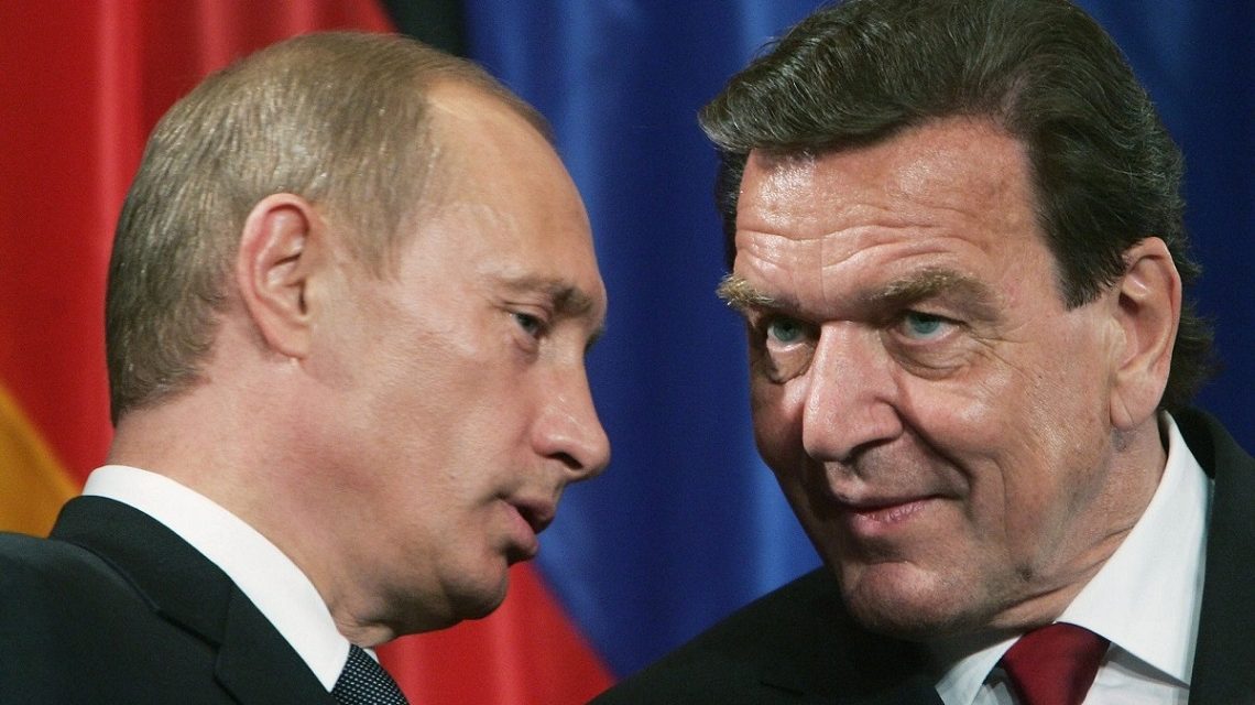 Schröder resigns Russian position