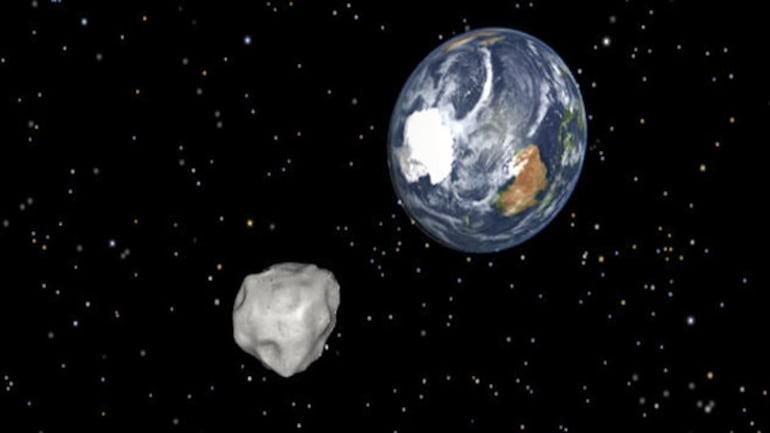 Destructive asteroid passes the Earth