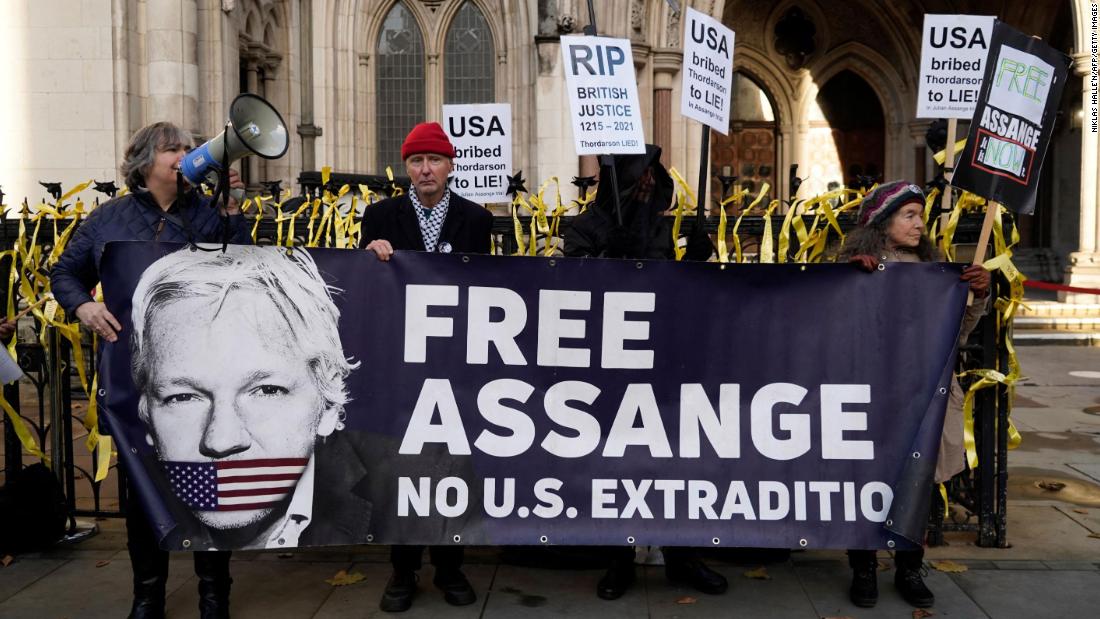 Julian Assange to be extradited to the United States