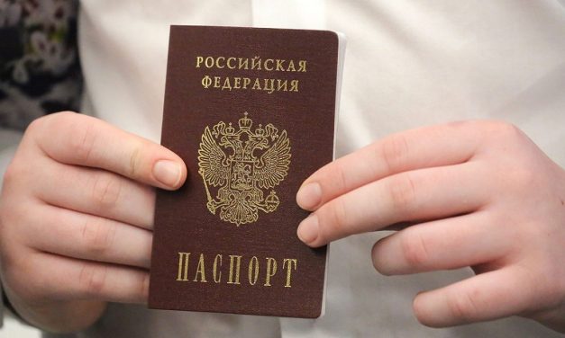 Ukrainians living in Russian occupied areas must change their citizenship