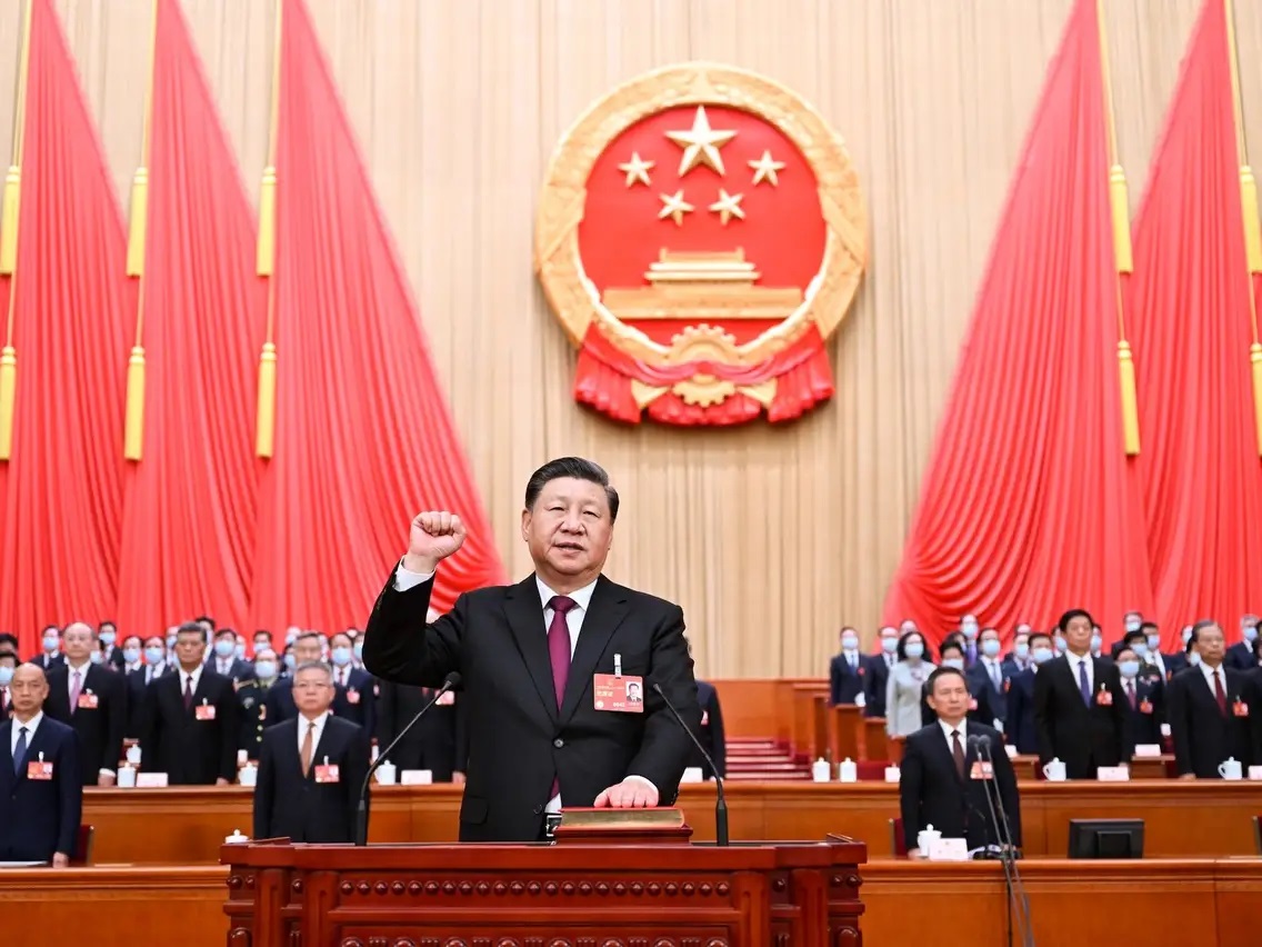President Xi Jinping med deler av maktapparatet i bakgrunn