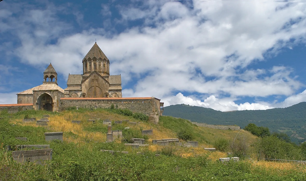 Azerbaijan attacks Nagorno-Karabakh region