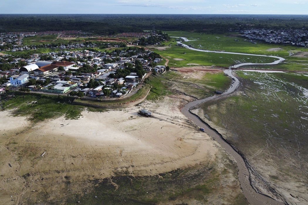 The Amazon is affected by severe drought