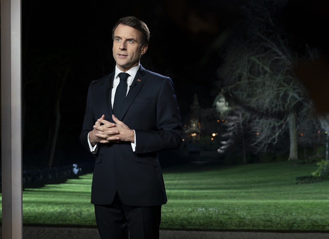 Will president Macron establish a new government?